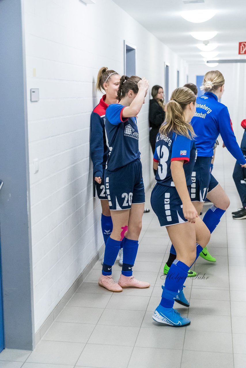 Bild 68 - F Loewinnen Hallen Cup